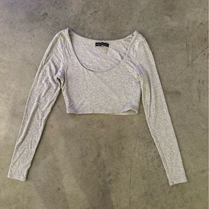 Grey long sleeve crop top